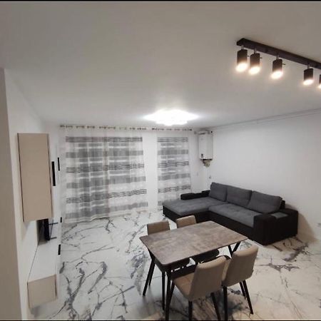 Ferienwohnung Apartament Vivo Floreşti Exterior foto