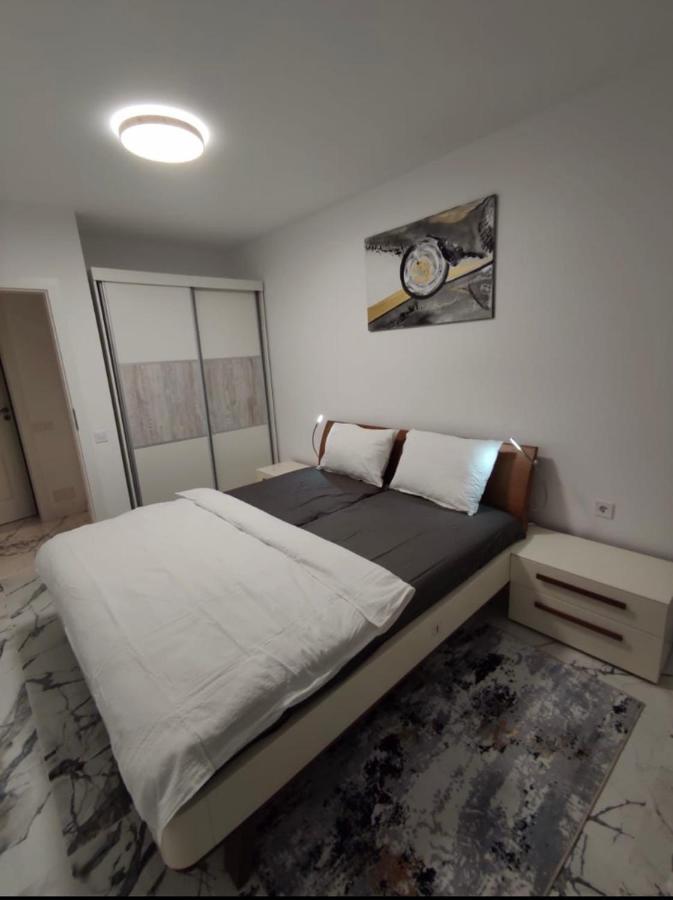 Ferienwohnung Apartament Vivo Floreşti Exterior foto